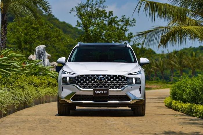 “Vua SUV 7 chỗ” Santa Fe nâng cấp toàn diện