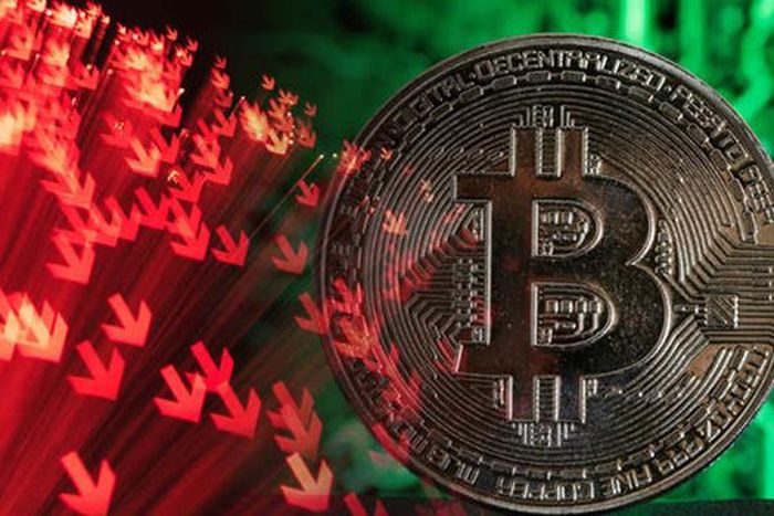 Giá Bitcoin đang giảm rất mạnh, cán mốc 28.000 USD.
