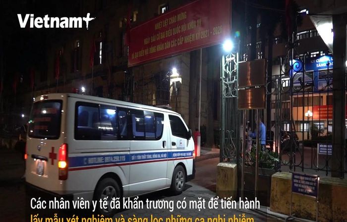 Lực lượng y tế tới làm việc tại Bộ giao thông vận tải (Ảnh: Hoàng Đạt/Vietnam+)