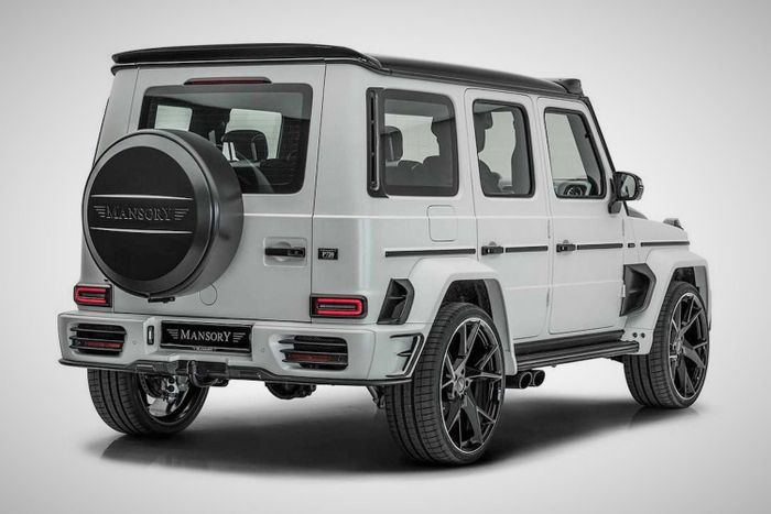  Mansory không công bố mức giá chi tiết cho Mercedes-AMG G 63 Viva Edition. Bản độ đặc biệt này được hãng nâng cấp Đức sản xuất giới hạn 10 chiếc trên toàn thế giới. 