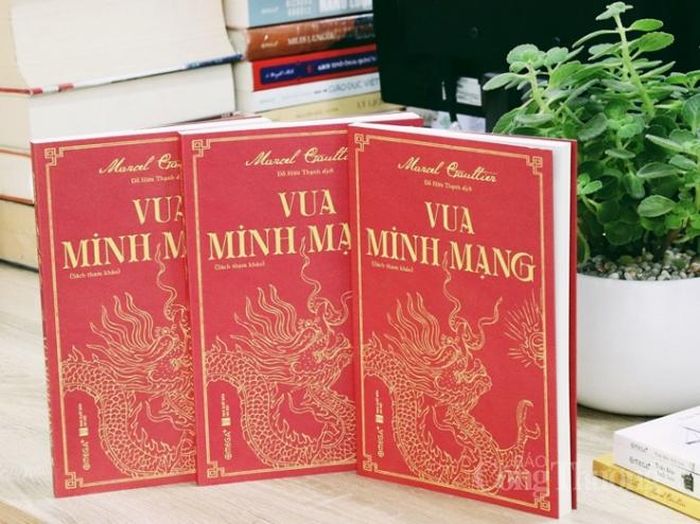 Cuốn sách "Vua Minh Mạng"