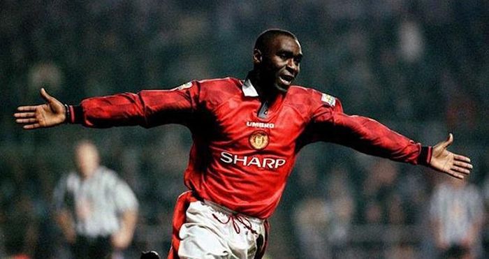 Andy Cole bất ngờ gia nhập MU với chỉ 7 triệu bảng