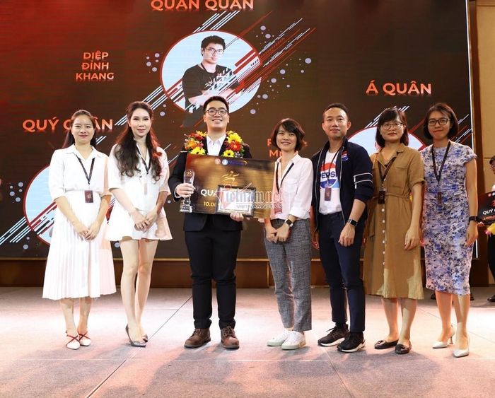 Khang là Quán quân của cuộc thi Doanh nhân tập sự năm 2020