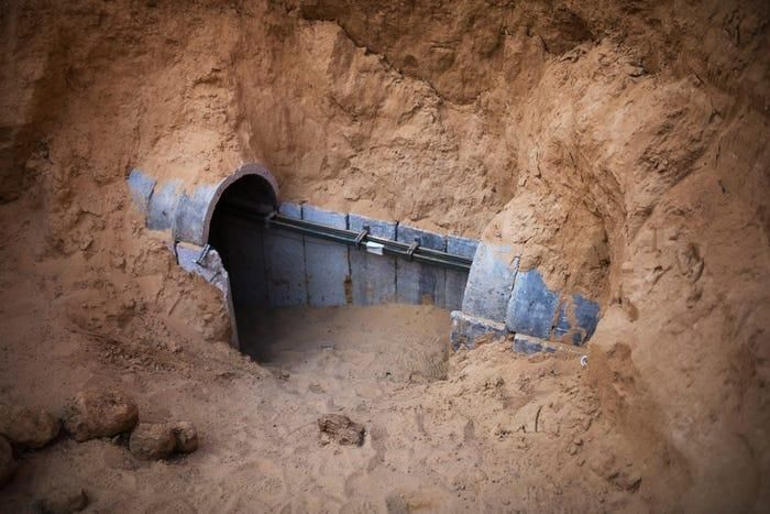 Cửa vào đường hầm của Hamas tại Dải Gaza. Ảnh: Reuters