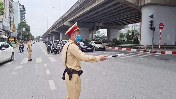Công an TP Hà Nội yêu cầu chấn chỉnh chấp hành điều lệnh, tinh thần trách nhiệm, thái độ phục vụ nhân dân của cán bộ, chiến sỹ.