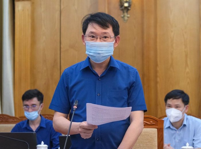  Ông Lê Ánh Dương, Chủ tịch UBND tỉnh Bắc Giang, cho biết nguy cơ lây nhiễm dịch trong cộng đồng còn rất cao. Ảnh: Phạm Thắng. 