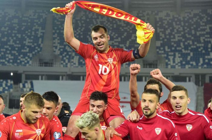  Ở tuổi 37, Pandev đang là thủ lĩnh của tuyển Bắc Macedonia. Ảnh: Getty Images. 