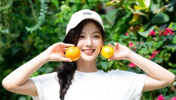 Mydaily đánh giá Kim Yoo Jung là sao nhí có sự thay đổi ấn tượng nhất về cả ngoại hình lẫn sự nghiệp. Nữ diễn viên cũng được nhận nhiều vai chính trong các bộ phim truyền hình. Năm 2020, cô tham gia Cửa hàng tiện lợi Saet Byul đóng cùng đàn anh Ji Chang Wook. Gần nhất, cô góp mặt trong Nàng Hong Chun Gi (Red Sky). 
