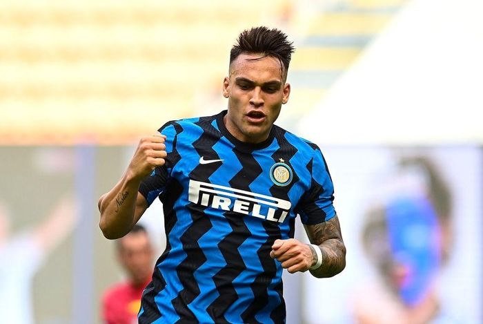 Khi hiệp 2 trận đấu bắt đầu được 10 phút, Lautaro Martinez nâng tỷ số lên 3-0 cho Inter từ chấm phạt đền. Achraf Hakimi mang về cơ hội cho chân sút người Argentina sau khi bị hậu vệ đội khách đốn ngã trong vùng cấm. El Toro không bỏ lỡ cơ hội để có bàn thứ 17 tại Serie A 2020/21.