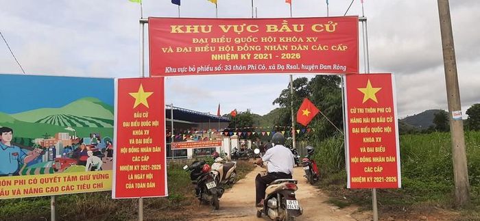  Không khí ngày hội bầu cử tại huyện vùng sâu vùng xa Đam Rông, Lâm Đồng.