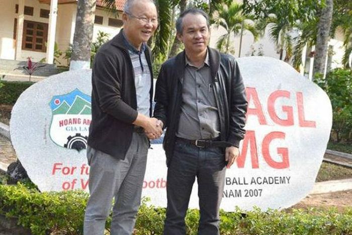 và năm nay cũng là lúc bầu Đức cần ông Park cho mục tiêu vô địch V-League