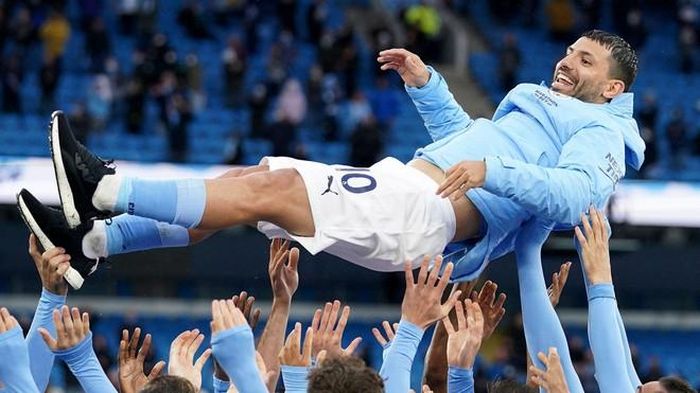 Kun Aguero ra đi với tư cách một huyền thoại của Man City