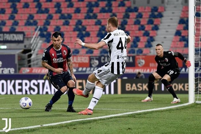 Bologna chỉ có được một bàn gỡ do công của Riccardo Orsolini ở phút 85