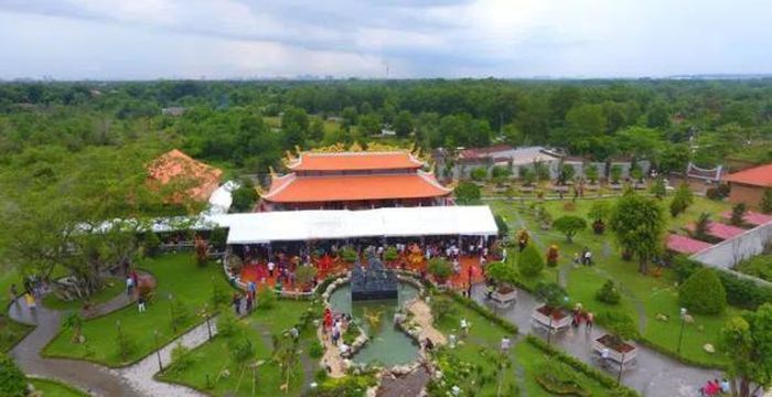 Toàn cảnh nhà thờ Tổ nghiệp Hoài Linh xây dựng