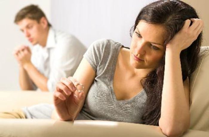 Hôn nhân và tình yêu đã sai phải có thời gian mới "chuyển bệnh". Ảnh minh họa.