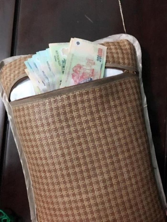 Điển hình như bình luận: "Đỉnh cao lắm các anh, về đây biết tay tôi, tôi cũng vừa mở ổ điện, máy tính nhà mình đấy", một người vợ đã gắn thẻ chồng mình kèm theo hình ảnh.