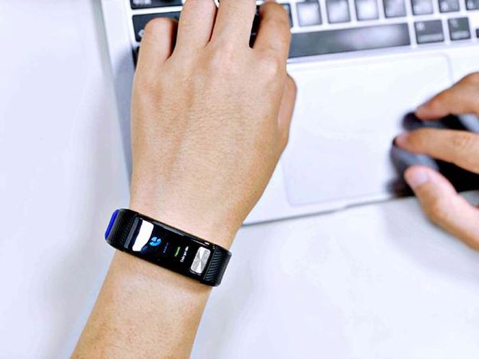 Cận cảnh chiếc smartband J2 của Hannspree với diện mạo tinh tế và nổi bật