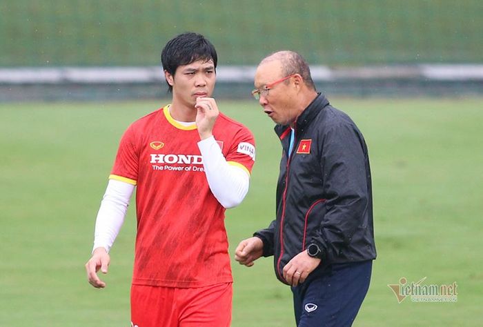 nhưng không thể khác, khi chiến lược gia người Hàn Quốc đang sở hữu quá nhiều cầu thủ tấn công tốt
