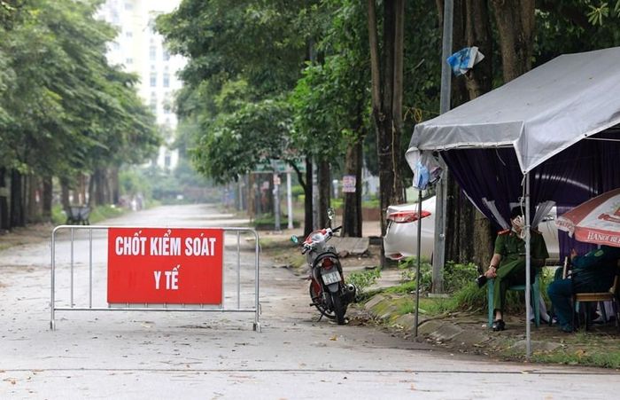 Cách ly y tế Bệnh viện Bệnh nhiệt đới Trung ương cơ sở 2. (Ảnh: TTXVN)