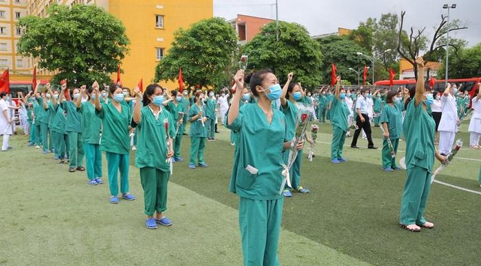 200 y, bác sỹ tình nguyện Quảng Ninh hỗ trợ Bắc Giang chống dịch COVID-19. (Ảnh: TTXVN)