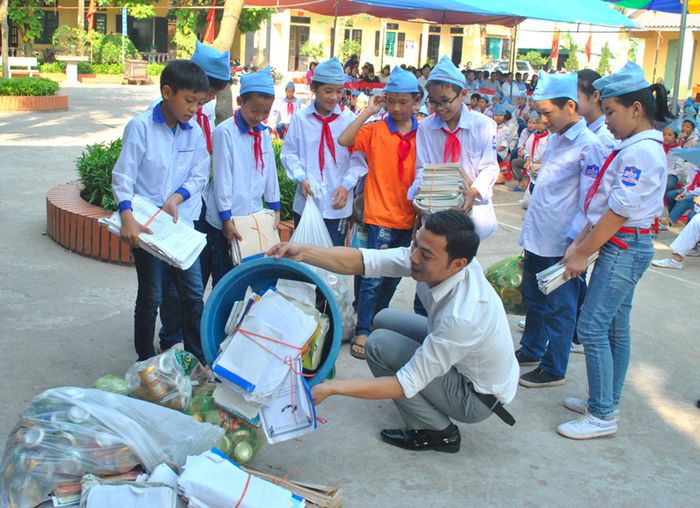 Các em đội viên Liên đội Trường Tiểu học Kỳ Đồng (tỉnh Thái Bình) tích cực tham gia Phong trào “Kế hoạch nhỏ”.