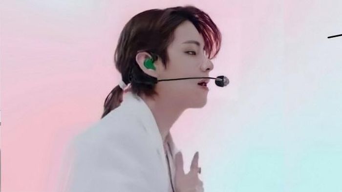 Tạo hình gây "lú" của V vì trông quá giống Jungkook