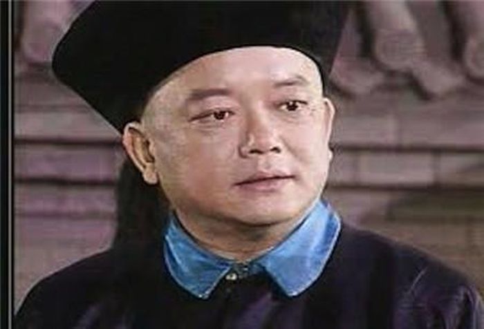 Thậm chí, Hòa Thân còn cả gan chiếm đoạt một số ngọc ngà, châu báu, cổ vật do các địa phương dâng lên hoàng đế Càn Long.