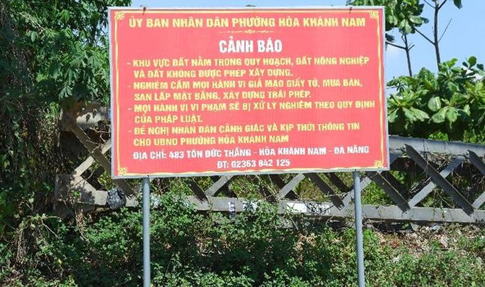 UBND phường Hòa Khánh Nam dựng bảng cảnh báo khu vực không được mua bán, xây dựng...
