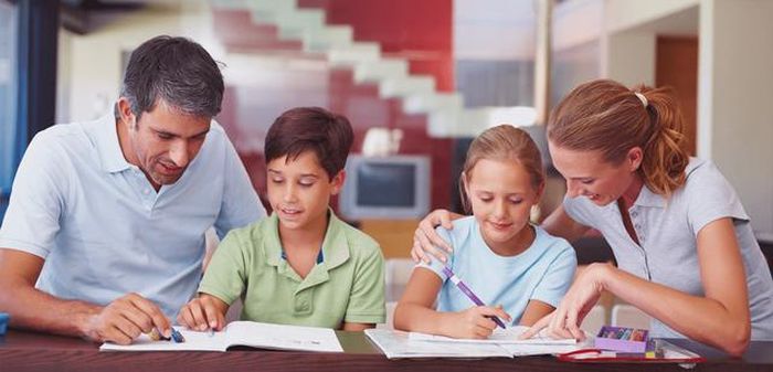 Hãy sống chậm lại để yêu thương nhau nhiều hơn. Ảnh minh họa.