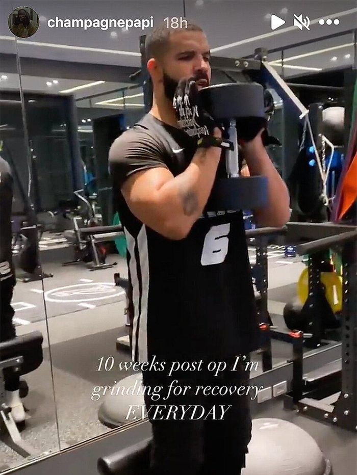 Drake kết hợp giữa tập gym, boxing và ăn uống đúng cách để chinh phục hình thể đẹp.