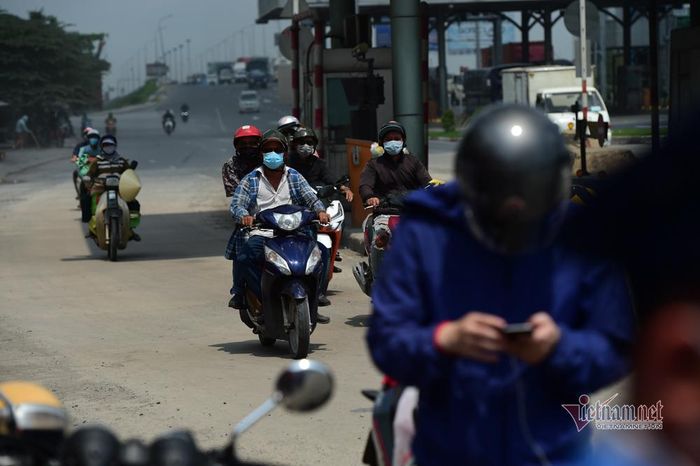 Lực lượng chức năng chỉ kiểm tra theo xác suất ngẫu nhiên, không kiểm tra hết phương tiện vào Đồng Nai