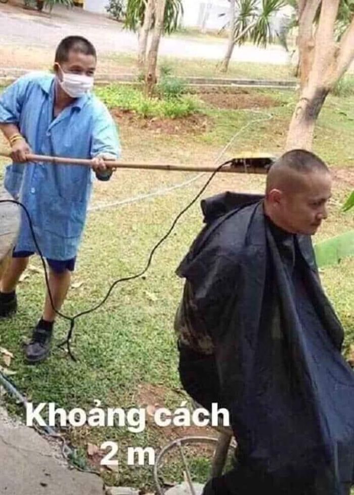 Cắt tóc thời Covid.