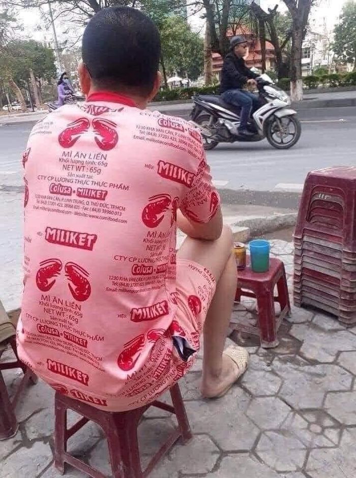 "Xì tai" thời trang mùa cách ly.