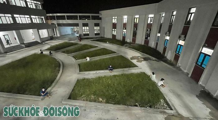  Nhớ gia đình gọi điện về cho người thân
