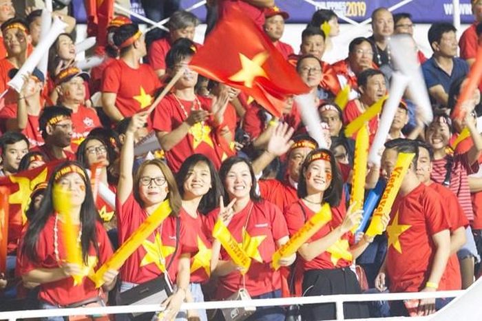 Cổ động viên sẽ phải cổ vũ cho đội tuyển Việt Nam trong điều kiện đảm bảo phòng chống dịch COVID-19.