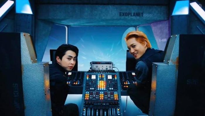 Concept vũ trụ được nhận xét rất phù hợp với EXO. Ảnh: Chụp màn hình