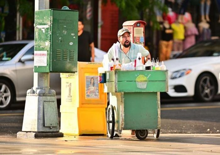 Lin-Manuel Miranda trong vai Piraguero