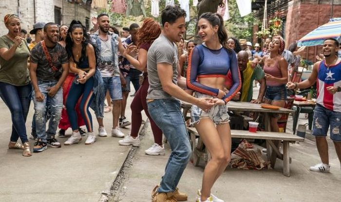 Cặp đôi diễn viên chính: Usnavi De La Vega (Anthony Ramos thủ vai) và Vanessa (Melissa Barrera)