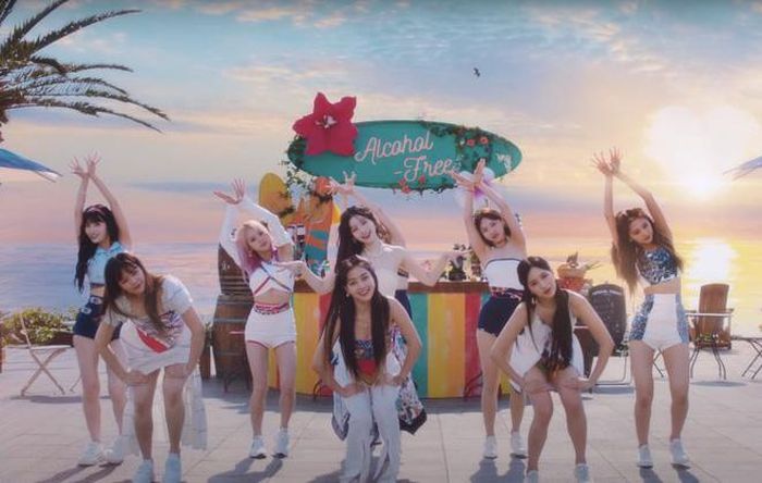 Bối cảnh MV được quay ở đảo Jeju