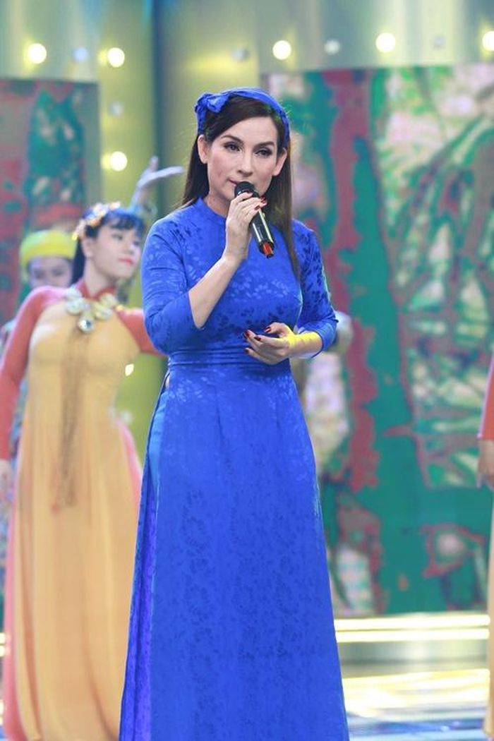 Phi Nhung đắt show âm nhạc