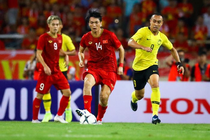 Tuyển Việt Nam và Malaysia đều có lý do để chơi hết mình ở trận này. Ảnh: Minh Chiến.