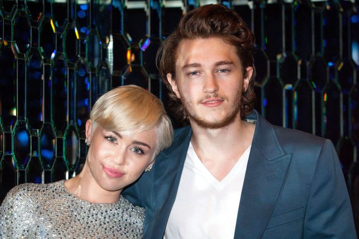 Braison là em trai ruột của ca sĩ Miley Cyrus. Ảnh: Cosmopolitan.
