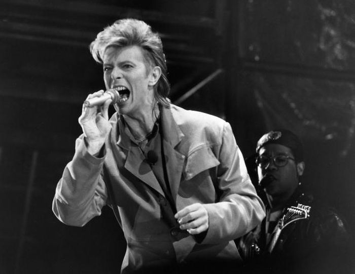 David Bowie trong đêm diễn lịch sử dưới chân Bức tường Berlin năm 1987