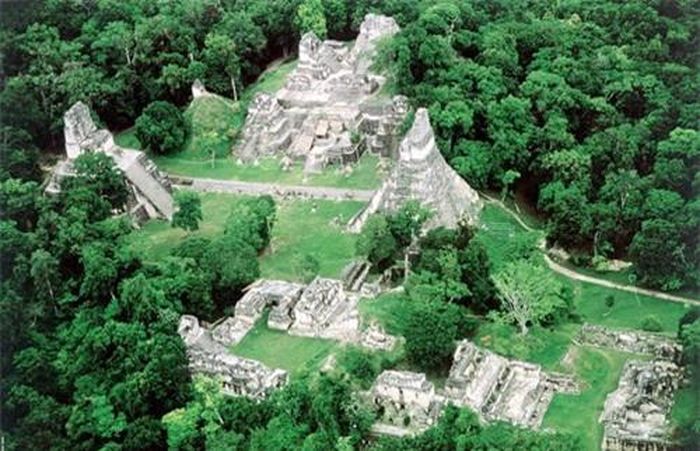 Nằm trong Vườn quốc gia Tikal của Guatemala, thành phố cổ Tikal là hiện thân cho sự phát triền rực rỡ của nền văn minh Maya cổ xưa.