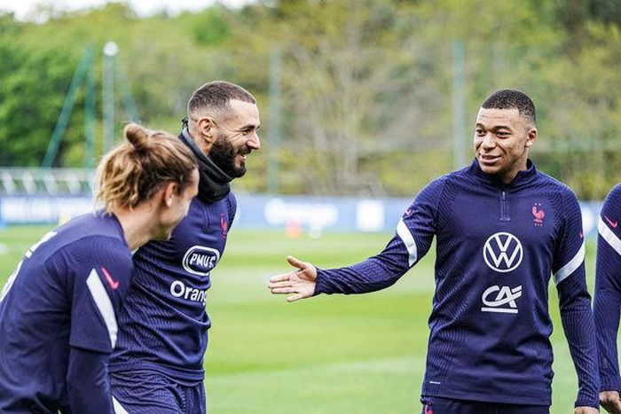 Mbappe thích Benzema hơn