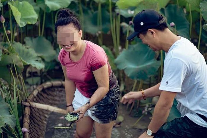  Thật là tình cảnh dở khóc dở cười thật sự. 