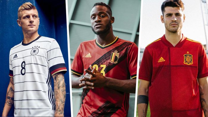  Theo Football Shirt Collective - trang web chuyên về áo đấu bóng đá, các thương hiệu hầu như không thông báo gì về việc này. Họ âm thầm "xóa sổ" áo dài tay khỏi thế giới bóng đá. Nguyên nhân có thể do sự thiếu hụt nhu cầu về áo dài tay trong thế giới bóng đá hiện đại. Ảnh: Goal. 