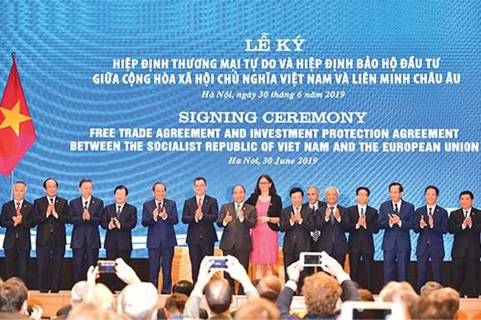 Ngày 30/6/2019, tại Hà Nội, diễn ra lễ ký EVFTA và Hiệp định Bảo hộ đầu tư Việt Nam – EU, một sự kiện rất đặc biệt với nhiều người làm báo. Ảnh: Nguyễn Mẫn