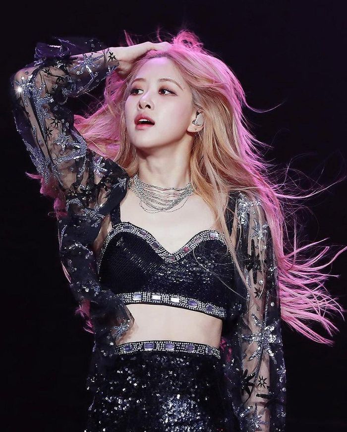G-Dragon và Rosé từng hợp tác năm 2012, khi Rosé chưa ra mắt.