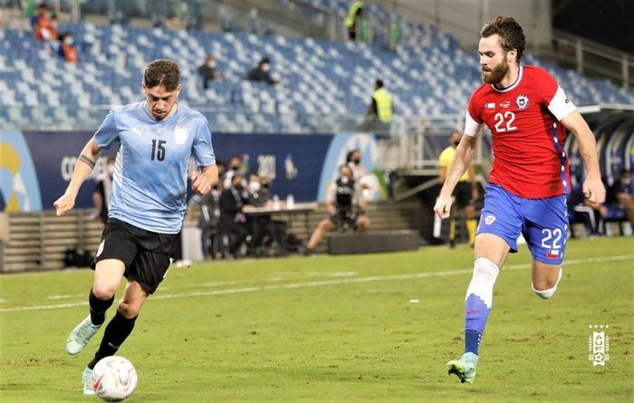 Trận đấu giữa Uruguay và Chile diễn ra chặt chẽ
